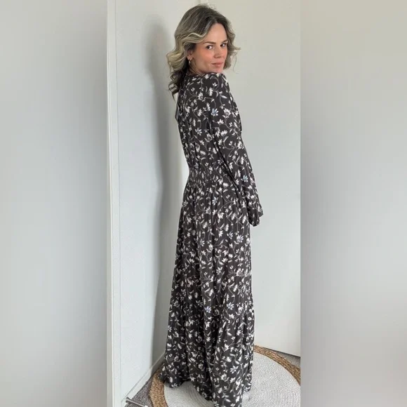 New Faherty Dakota Dress - Picture 9 of 14